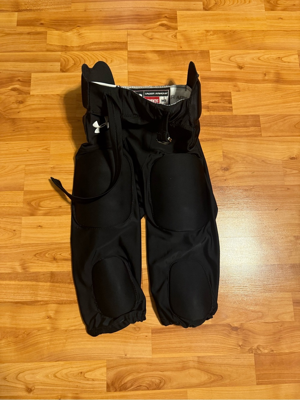 Men’s Medium Under Armour football pants